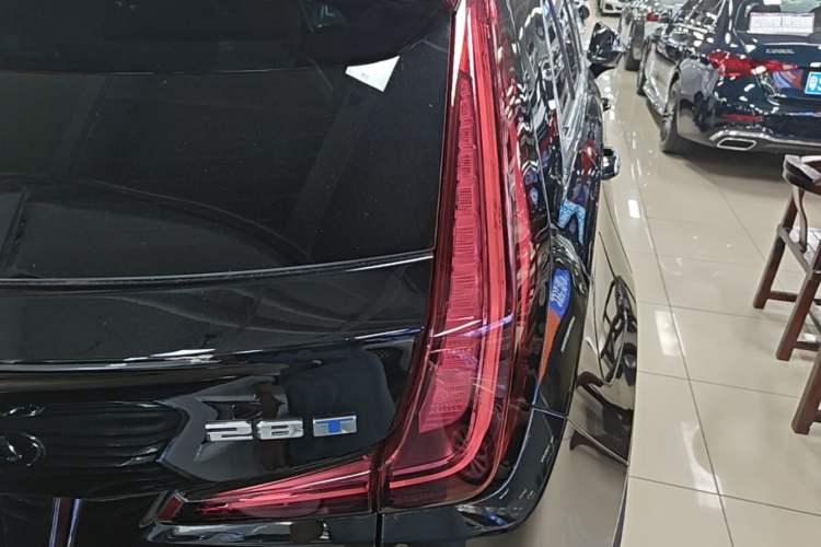 Used Cadillac XT4 2023 28T Two-Wheel Drive Prestige Version Right Rear Taillight