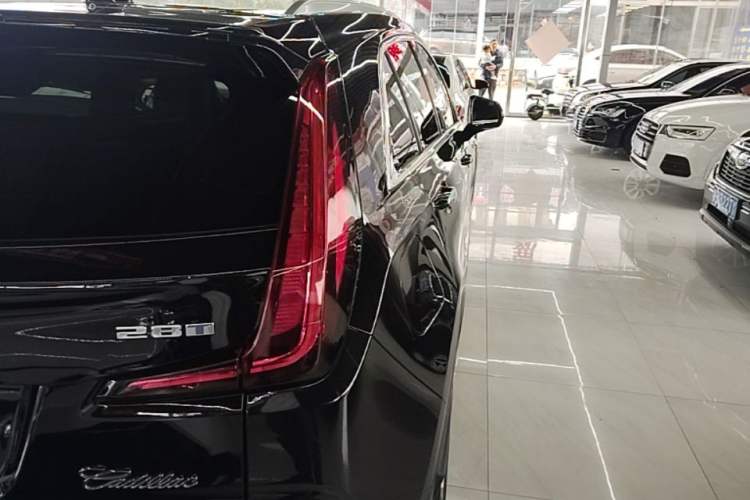 Used Cadillac XT4 2023 28T Two-Wheel-Drive Luxury Version Right Rear Taillight