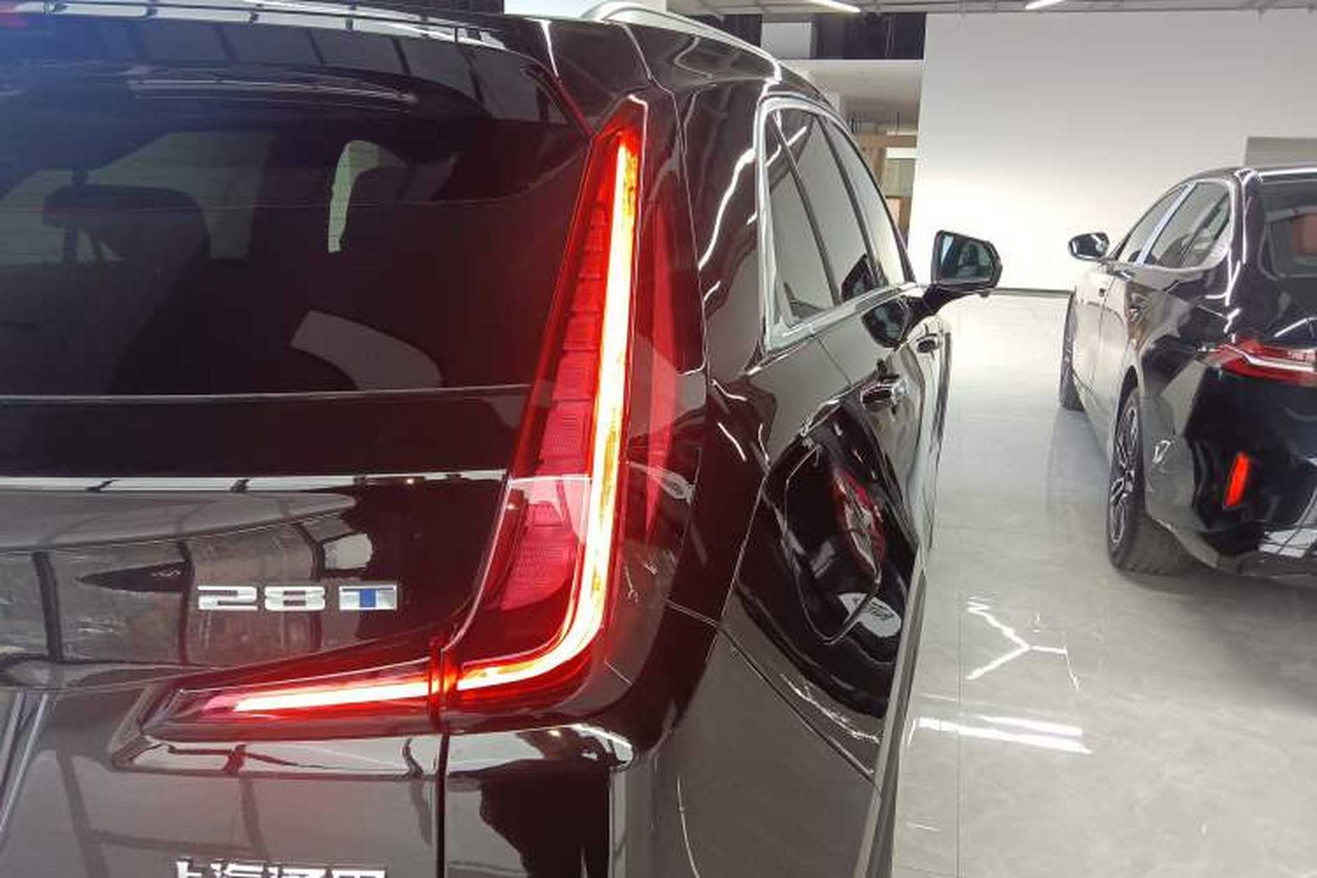 Used Cadillac XT4 2023 28T Two-Wheel-Drive Luxury Version Right Rear Taillight