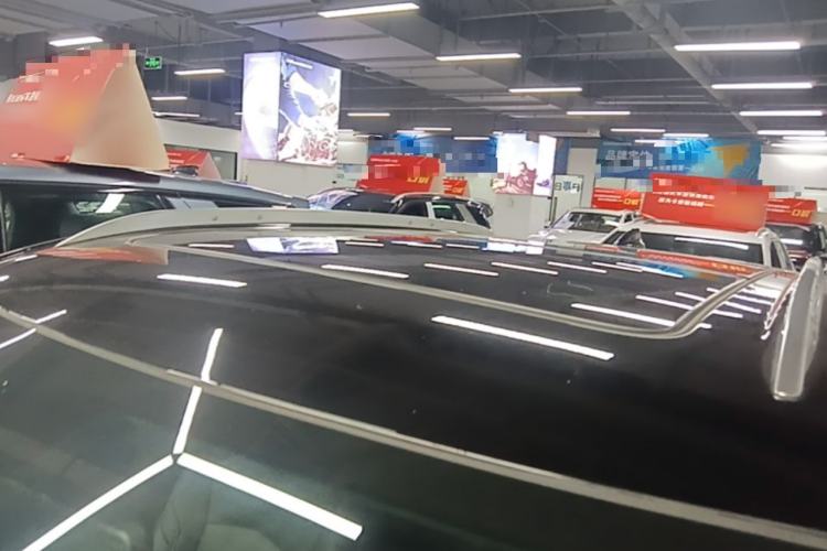 Used Cadillac XT4 2023 28T Two-Wheel-Drive Luxury Version Roof