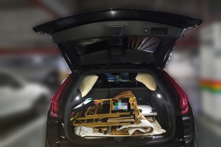 Used Cadillac XT4 2023 28T Two-Wheel-Drive Luxury Version Trunk