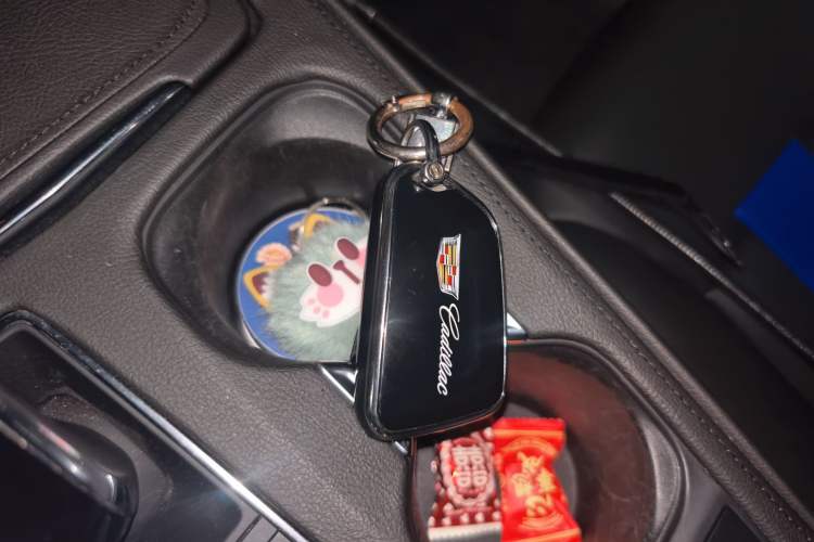 Used Cadillac XT4 2023 28T Two-Wheel-Drive Luxury Version Vehicle Key