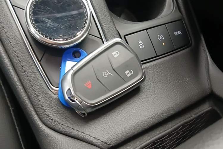 Used Cadillac XT4 2023 28T Two-Wheel-Drive Luxury Version Vehicle Key