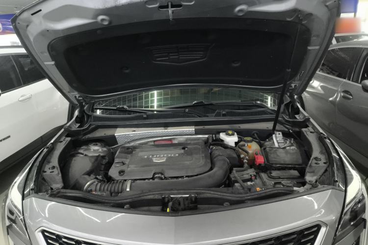 Used Cadillac XT4 2023 28T Two-Wheel Drive Prestige Version Engine Bay