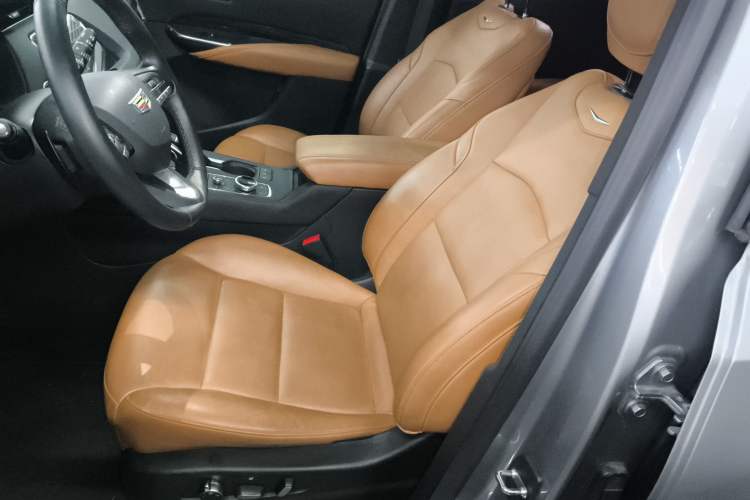 Used Cadillac XT4 2023 28T Two-Wheel Drive Prestige Version Left Front Seat
