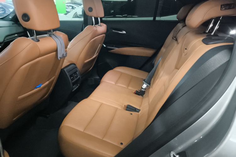 Used Cadillac XT4 2023 28T Two-Wheel Drive Prestige Version Left Rear Seat