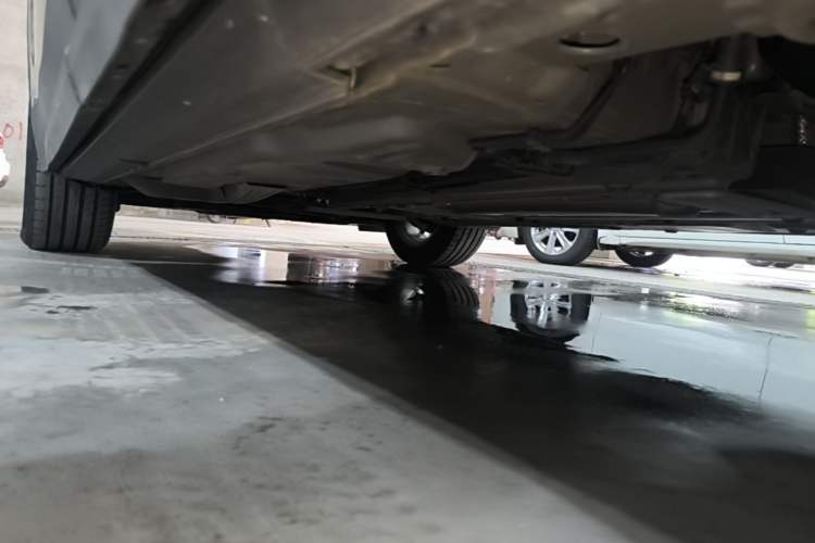 Used Cadillac XT4 2023 28T Two-Wheel Drive Fashion Edition Left Side Sill