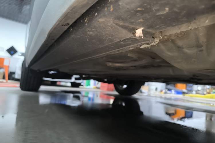Used Cadillac XT4 2023 28T Two-Wheel Drive Fashion Edition Right Side Sill