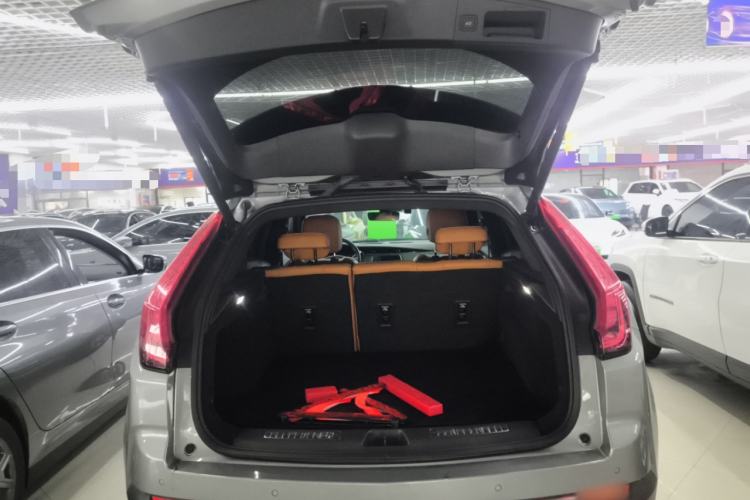 Used Cadillac XT4 2023 28T Two-Wheel Drive Prestige Version Trunk