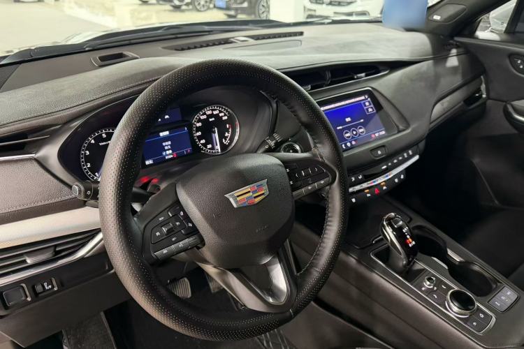Used Cadillac XT4 2023 28T Two-Wheel Drive Prestige Version Interior 1