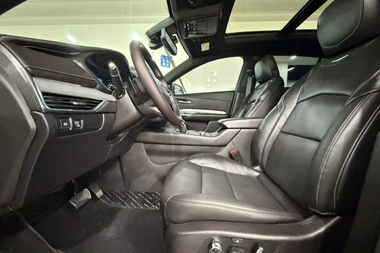 Used Cadillac XT4 2023 28T Two-Wheel Drive Prestige Version Left Front Seat