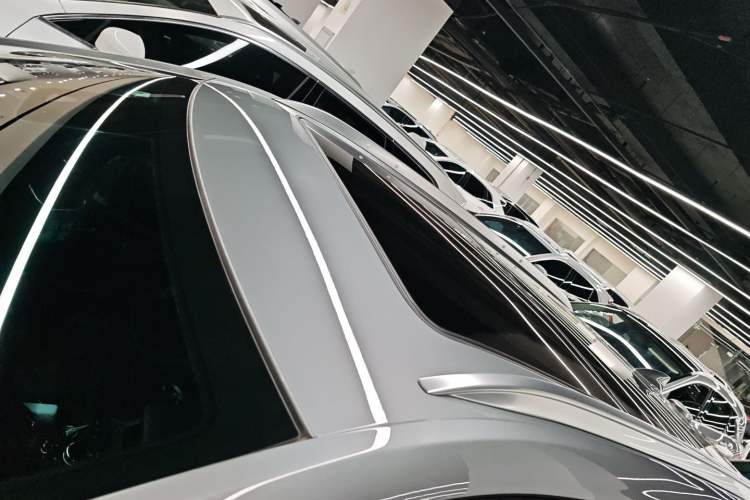 Used Cadillac XT4 2023 28T Two-Wheel Drive Prestige Version Roof