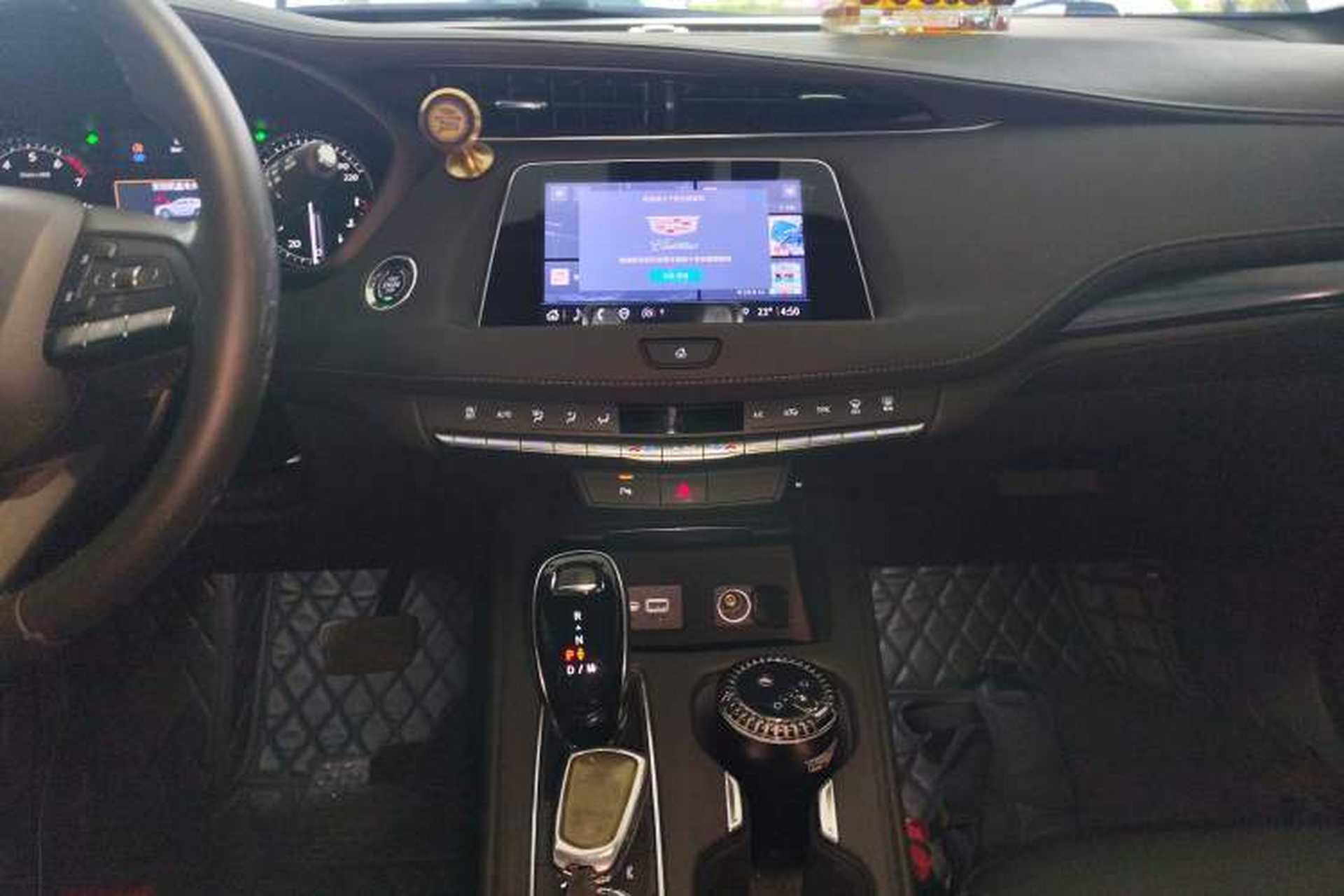 Used Cadillac XT4 2023 28T Two-Wheel Drive Fashion Edition Audio And AC Panel