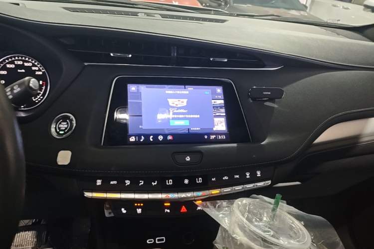 Used Cadillac XT4 2023 28T Two-Wheel Drive Prestige Version Audio And AC Panel