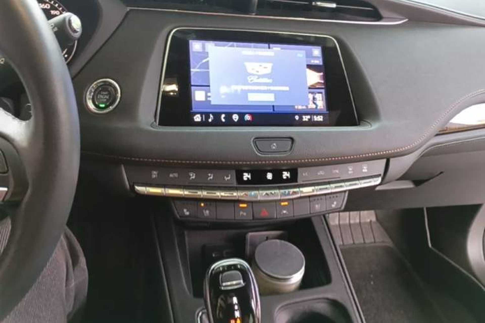 Used Cadillac XT4 2023 28T Two-Wheel Drive Prestige Version Audio And AC Panel