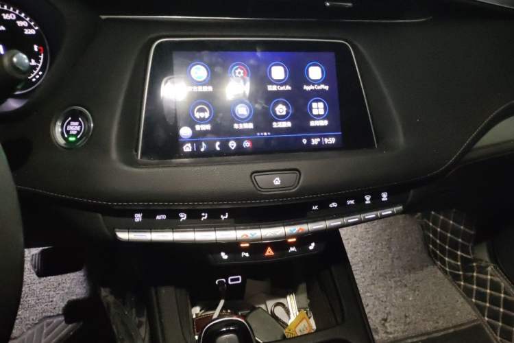 Used Cadillac XT4 2023 28T Two-Wheel-Drive Luxury Version Audio And AC Panel