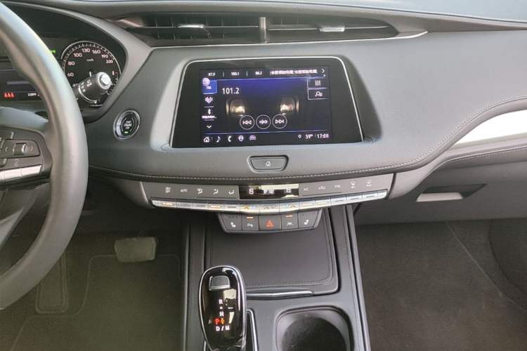 Used Cadillac XT4 2023 28T Two-Wheel-Drive Luxury Version Audio And AC Panel