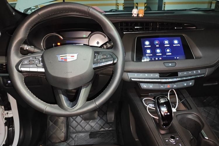 Used Cadillac XT4 2023 28T Two-Wheel Drive Prestige Version Center Console