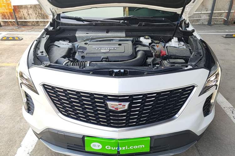 Used Cadillac XT4 2023 28T Two-Wheel-Drive Luxury Version Engine Bay