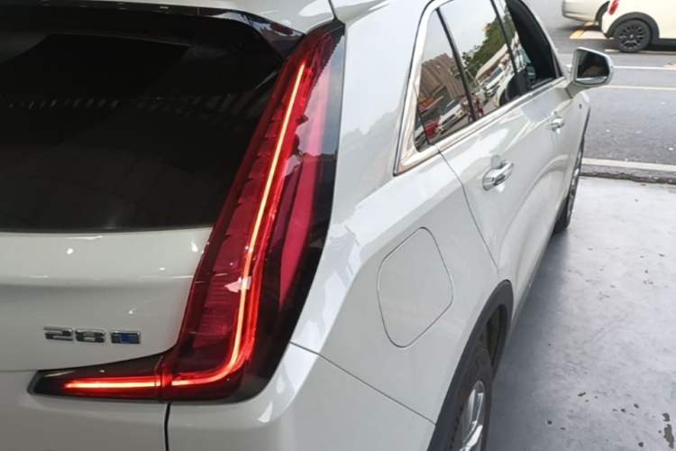 Used Cadillac XT4 2023 28T Two-Wheel Drive Prestige Version Exterior 1