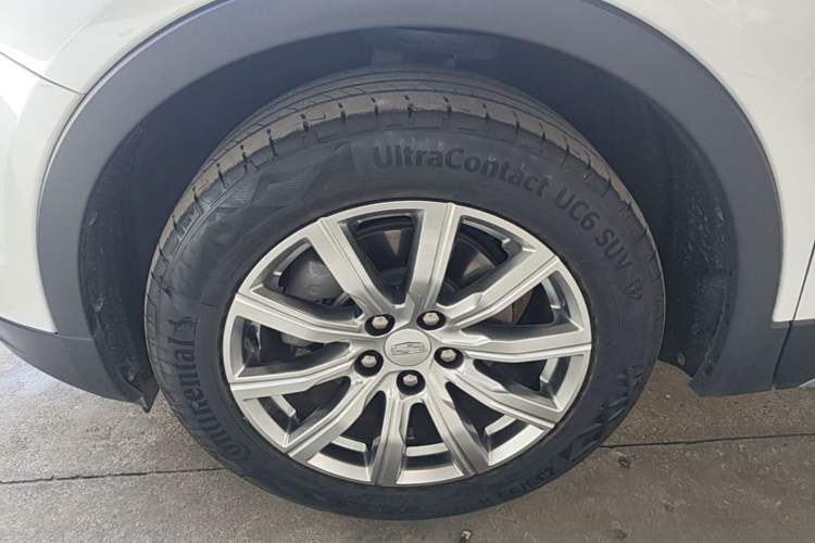 Used Cadillac XT4 2023 28T Two-Wheel-Drive Luxury Version Exterior 4