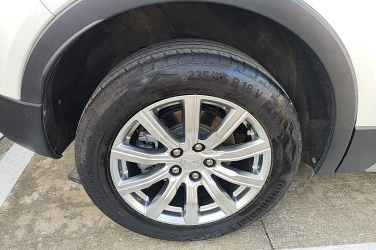 Used Cadillac XT4 2023 28T Two-Wheel-Drive Luxury Version Exterior 5