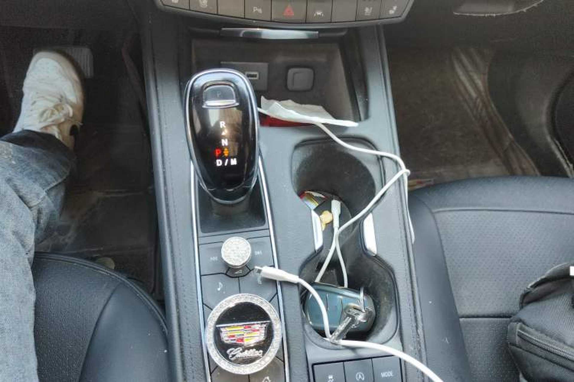 Used Cadillac XT4 2023 28T Two-Wheel Drive Prestige Version Gear Lever