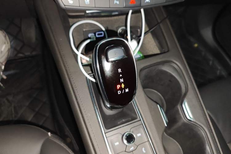 Used Cadillac XT4 2023 28T Two-Wheel Drive Prestige Version Gear Lever