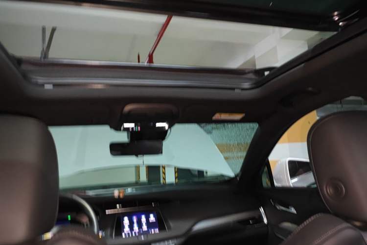 Used Cadillac XT4 2023 28T Two-Wheel Drive Prestige Version Headliner