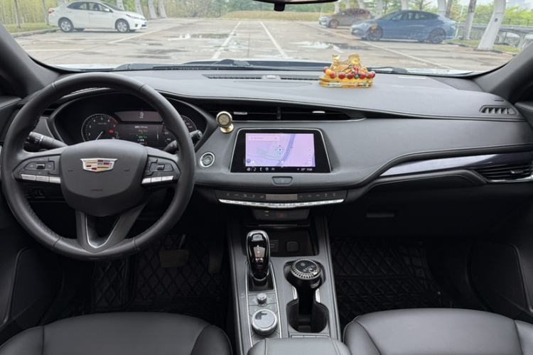 Used Cadillac XT4 2023 28T Two-Wheel Drive Fashion Edition Interior 1
