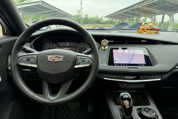 Used Cadillac XT4 2023 28T Two-Wheel Drive Fashion Edition Interior 3