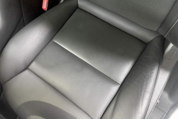 Used Cadillac XT4 2023 28T Two-Wheel Drive Prestige Version Interior 3