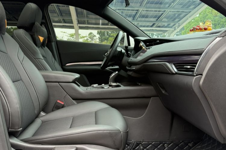 Used Cadillac XT4 2023 28T Two-Wheel Drive Fashion Edition Interior 5