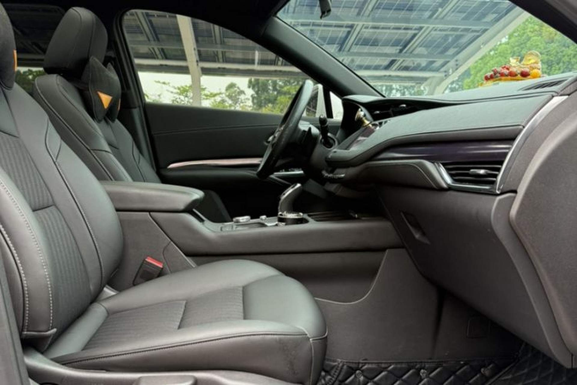 Used Cadillac XT4 2023 28T Two-Wheel Drive Fashion Edition Interior 5