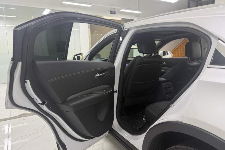 Used Cadillac XT4 2023 28T Two-Wheel Drive Prestige Version Interior 5