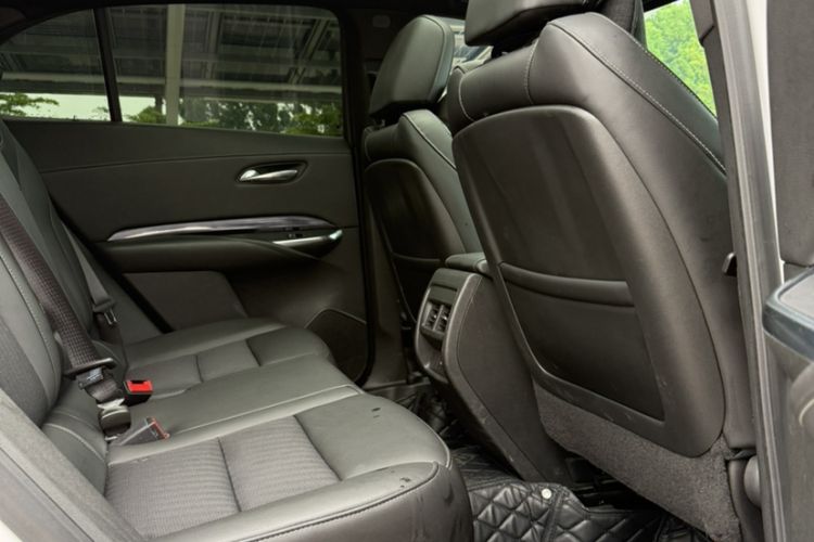 Used Cadillac XT4 2023 28T Two-Wheel Drive Fashion Edition Interior 8