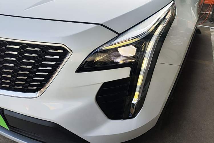 Used Cadillac XT4 2023 28T Two-Wheel-Drive Luxury Version Left Front Headlight