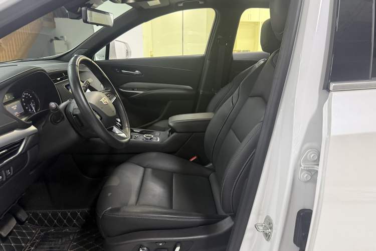Used Cadillac XT4 2023 28T Two-Wheel Drive Prestige Version Left Front Seat