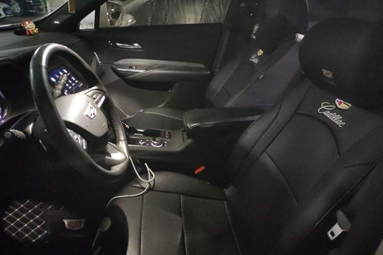 Used Cadillac XT4 2023 28T Two-Wheel-Drive Luxury Version Left Front Seat