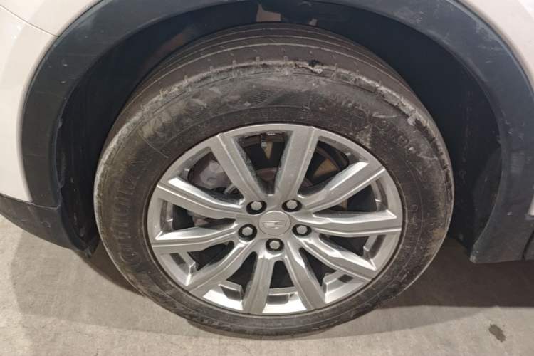 Used Cadillac XT4 2023 28T Two-Wheel Drive Prestige Version Left Front Wheel Hub