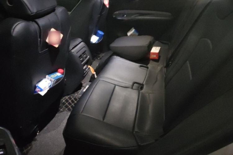 Used Cadillac XT4 2023 28T Two-Wheel-Drive Luxury Version Left Rear Seat