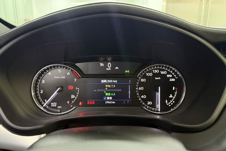 Used Cadillac XT4 2023 28T Two-Wheel Drive Prestige Version Odometer Close Up