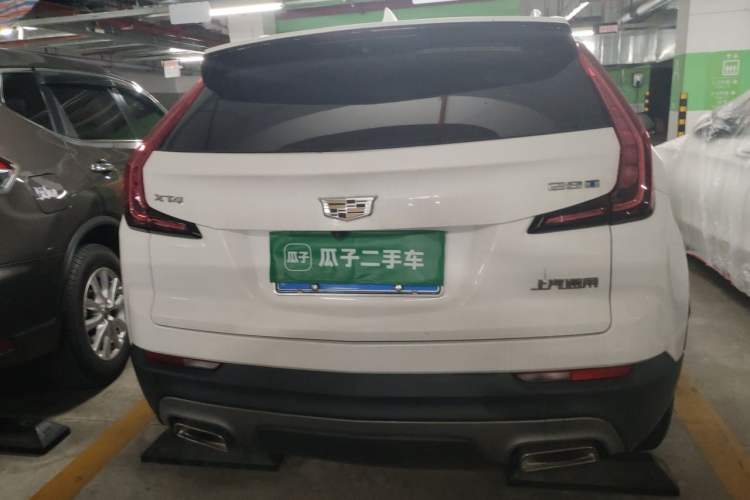 Used Cadillac XT4 2023 28T Two-Wheel-Drive Luxury Version Rear