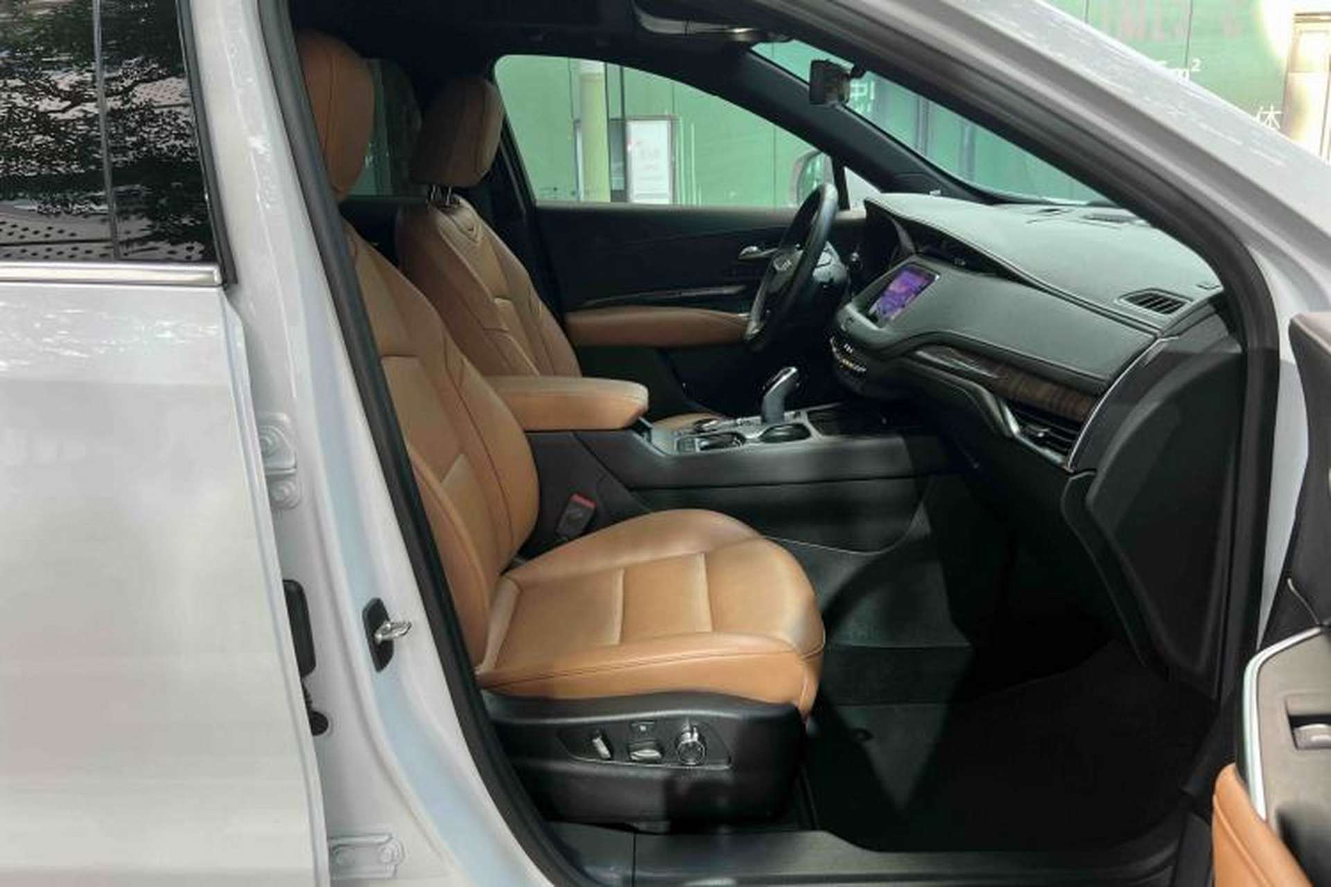 Used Cadillac XT4 2023 28T Two-Wheel Drive Prestige Version Right Front Seat