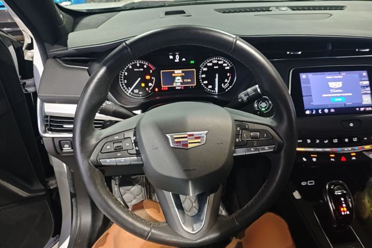 Used Cadillac XT4 2023 28T Two-Wheel Drive Prestige Version Steering Wheel