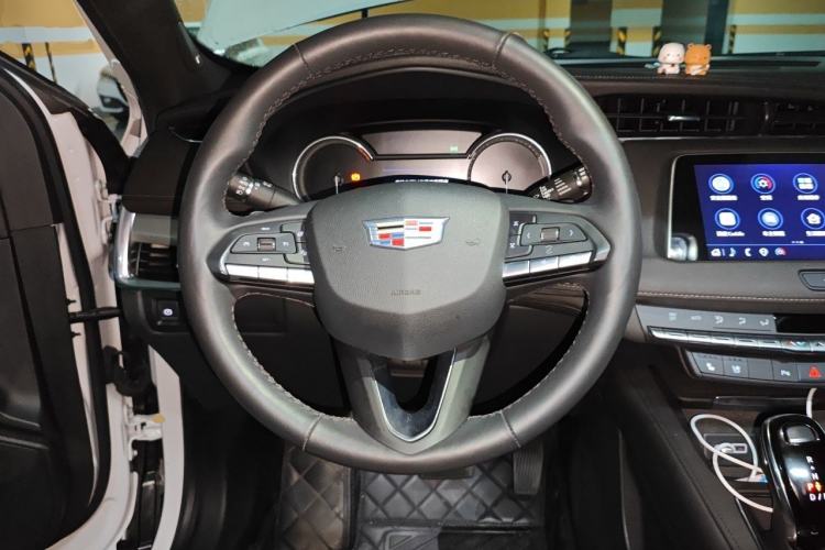 Used Cadillac XT4 2023 28T Two-Wheel Drive Prestige Version Steering Wheel