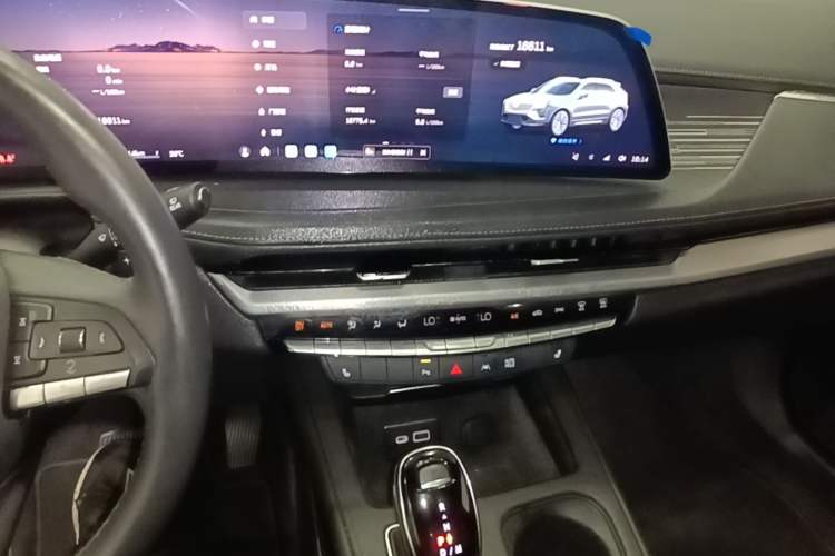 Used Cadillac XT4 2024 Facelift 28T Two-Wheel-Drive Luxury Version Audio And AC Panel