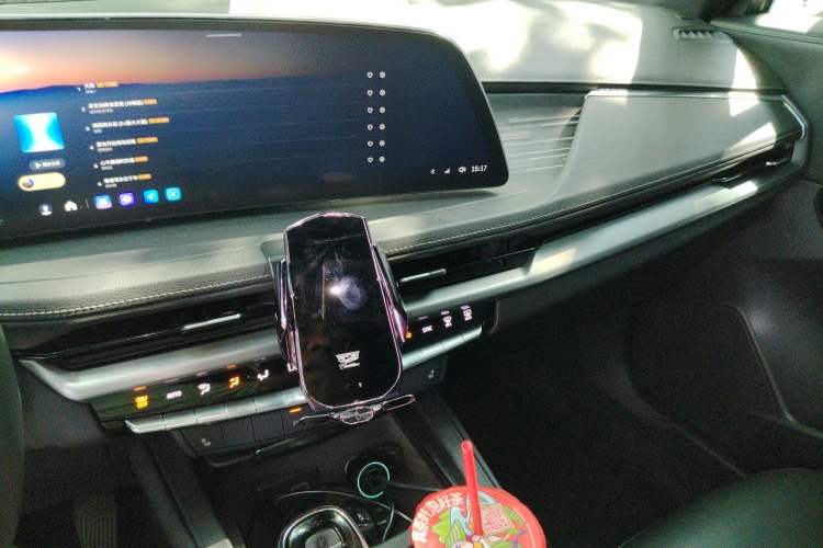 Used Cadillac XT4 2024 28T Two-Wheel-Drive Luxury Version Audio And AC Panel