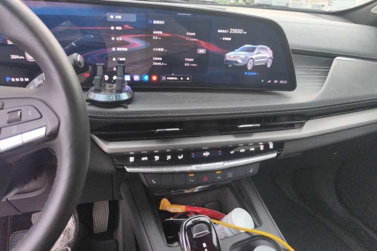 Used Cadillac XT4 2024 28T Two-Wheel-Drive Luxury Version Audio And AC Panel