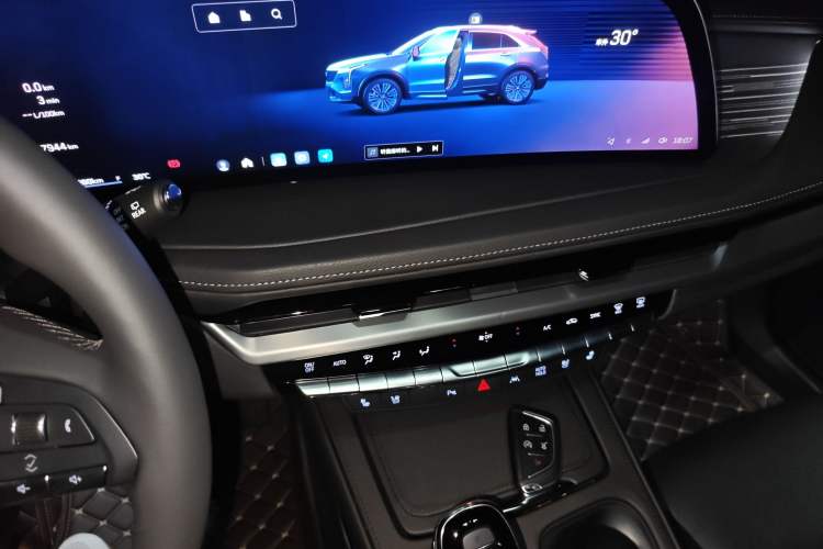 Used Cadillac XT4 2024 28T Two-Wheel-Drive Prestige Version Audio And AC Panel